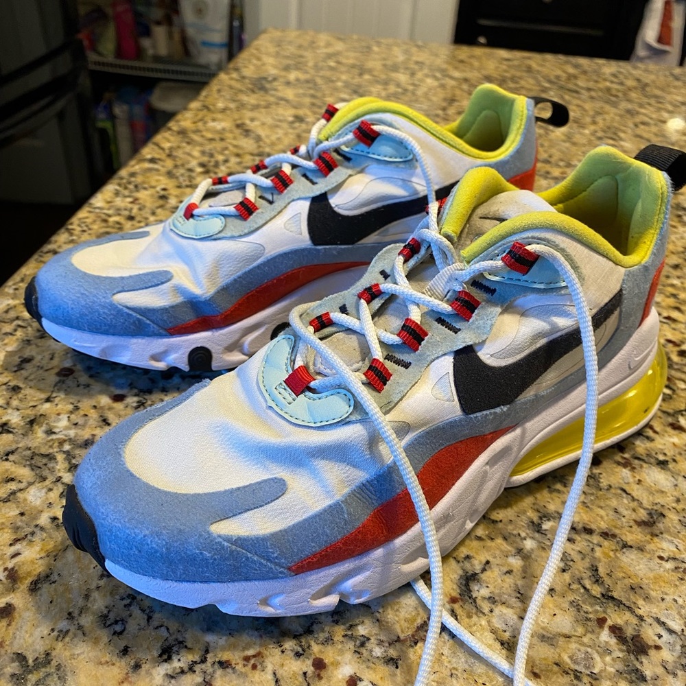 Mike Air Max 270 react - women’s size 8
